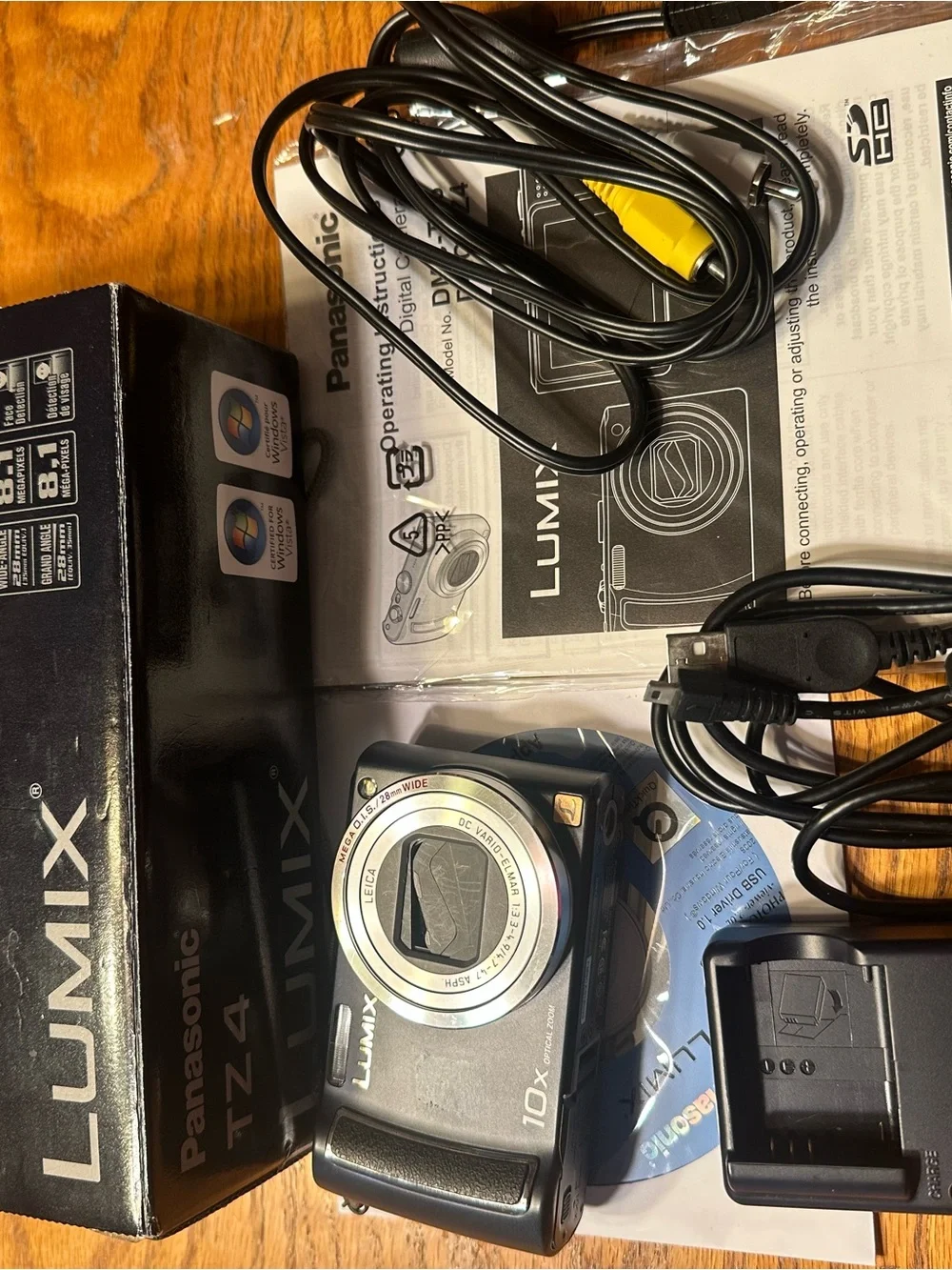 Panasonic compact lumix